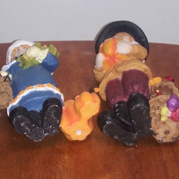 CUTE Pilgrim Couple Holding Pumpkin Corn Fruit baskets - Picture 7 of 8